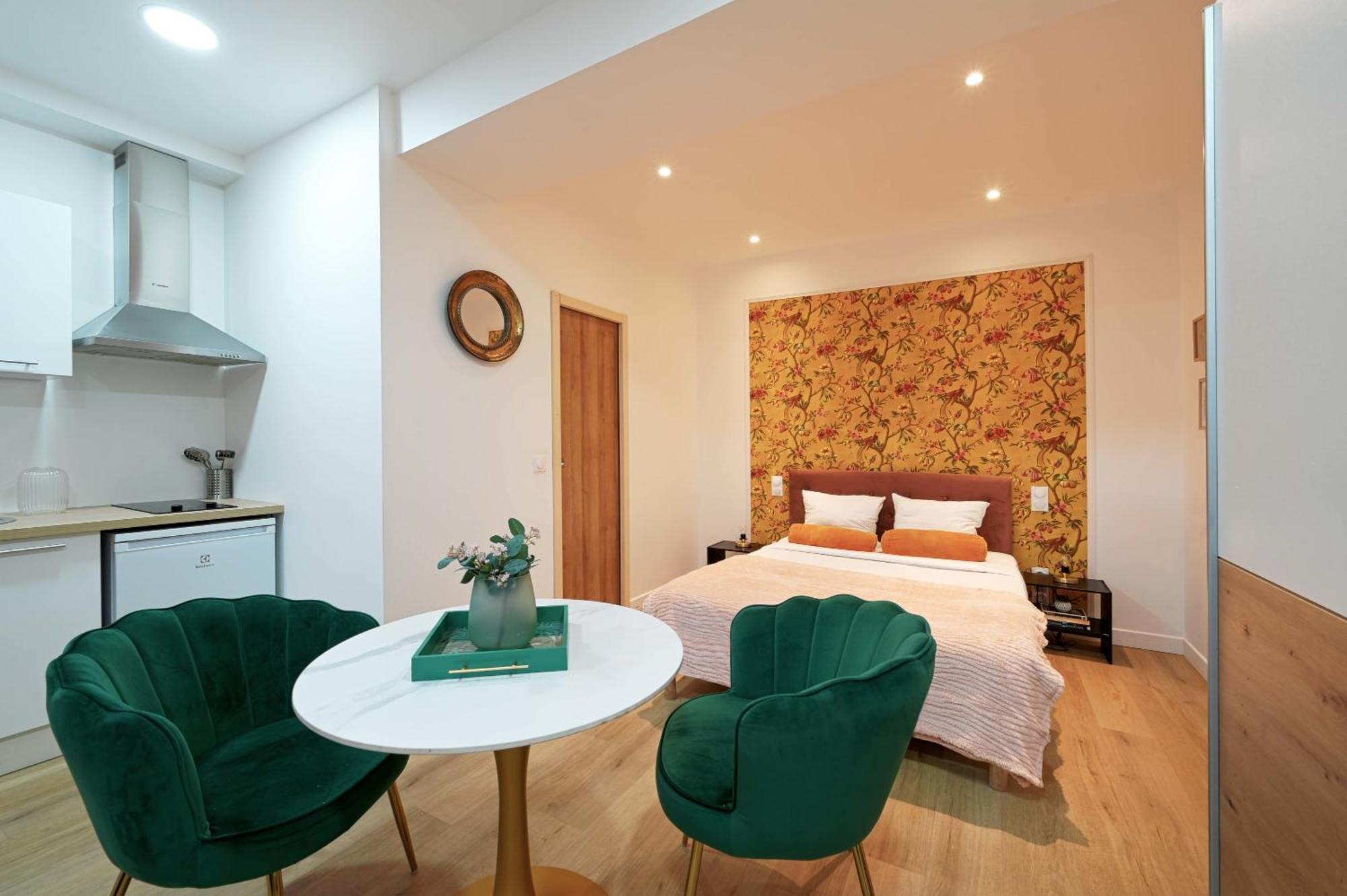 Modern Renovated Studio With A Touch Of Gilded Glamour Central Paris 아파트 외부 사진