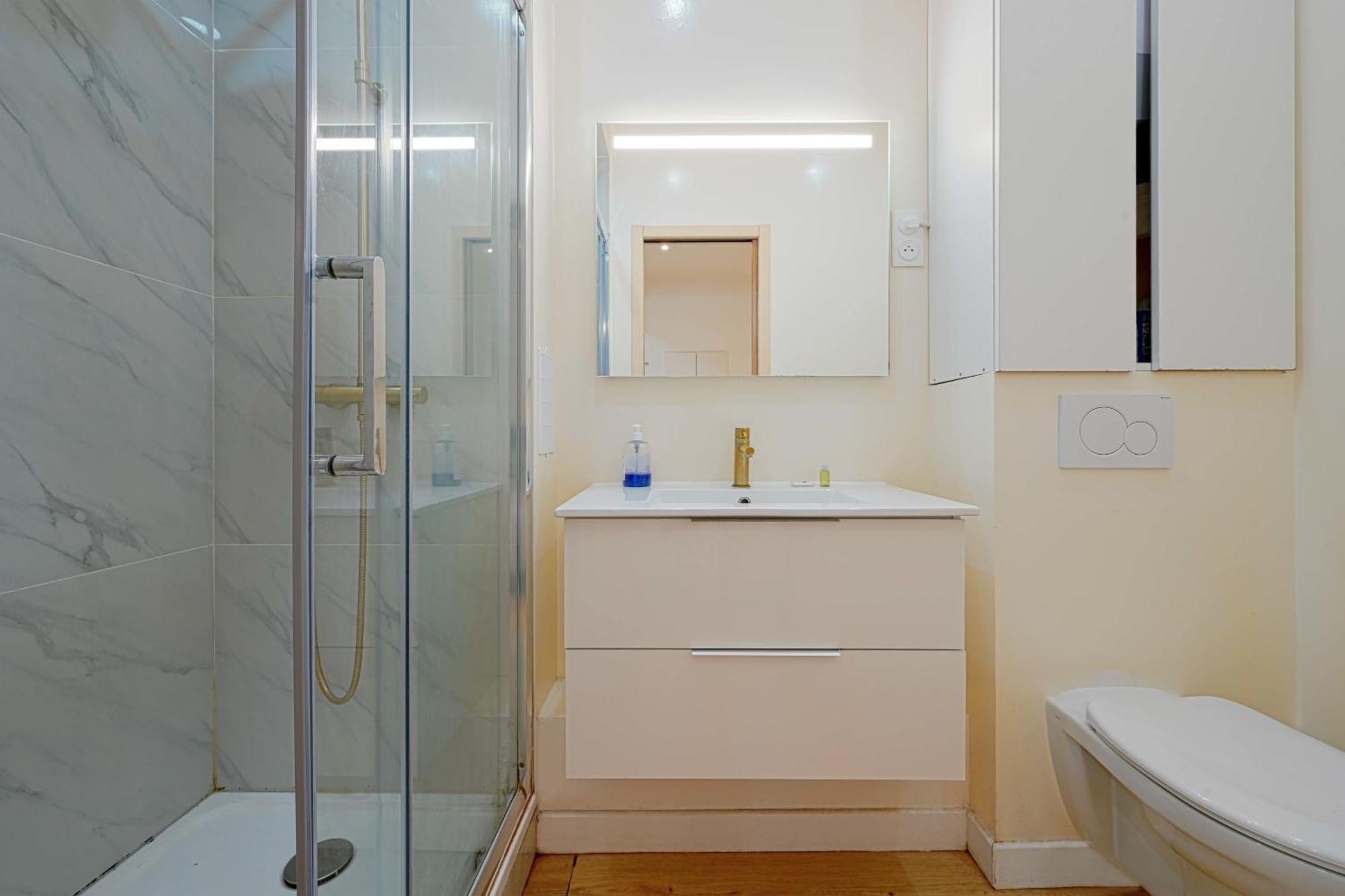 Modern Renovated Studio With A Touch Of Gilded Glamour Central Paris 아파트 외부 사진