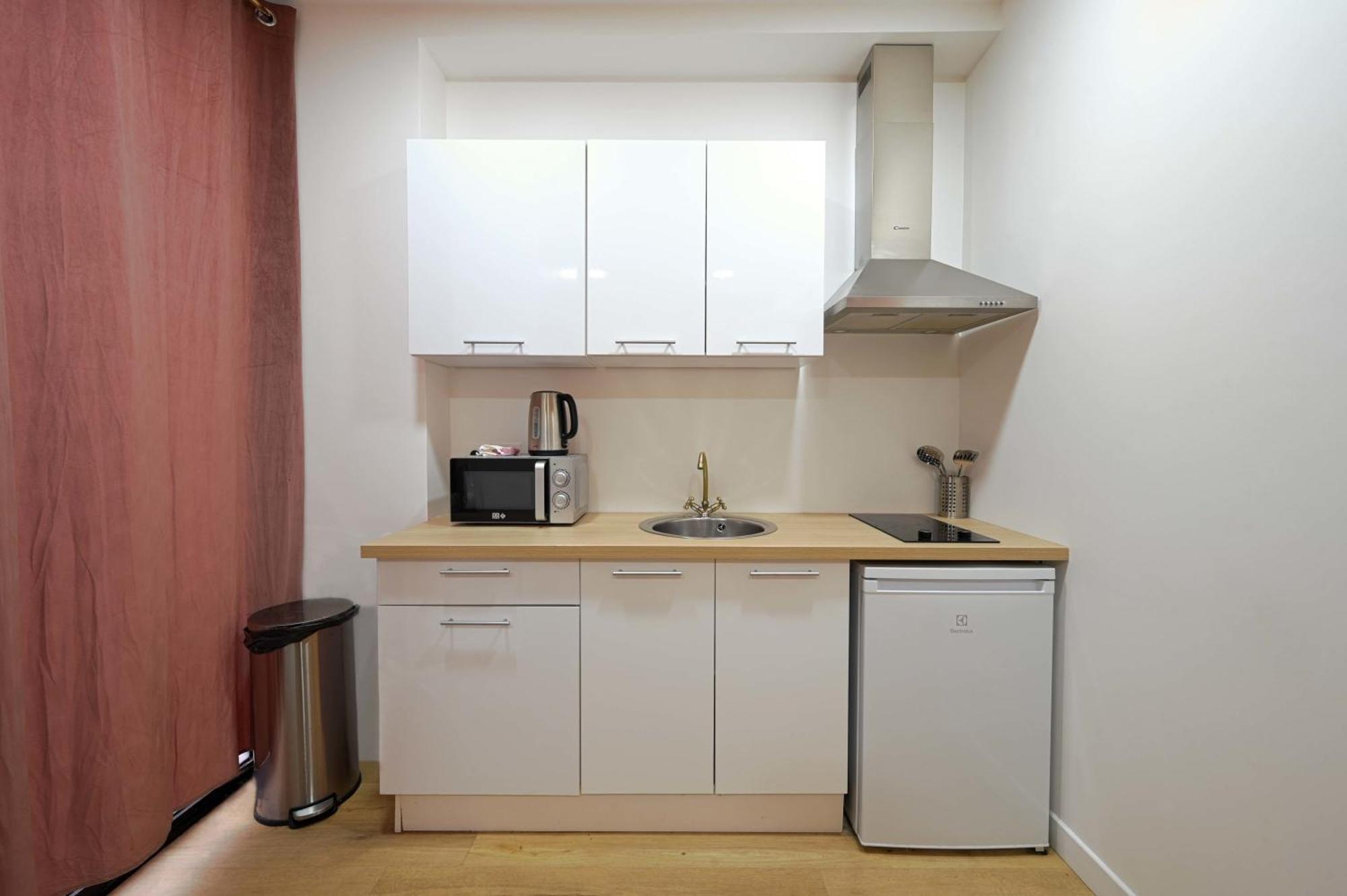 Modern Renovated Studio With A Touch Of Gilded Glamour Central Paris 아파트 외부 사진